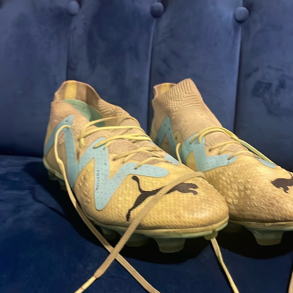 Puma Future Pro cleats Women’s 9